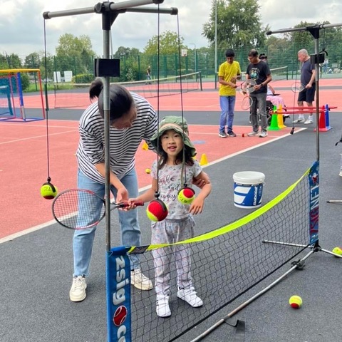 Helping an inclusive tennis club become leaders in disabled tennis